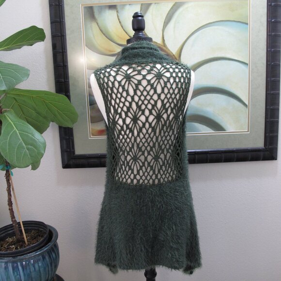 ESCIO Green Fuzzy Crotchet Back Vest - Picture 8 of 8